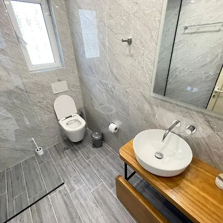 Hysa Studio's & Sarandë